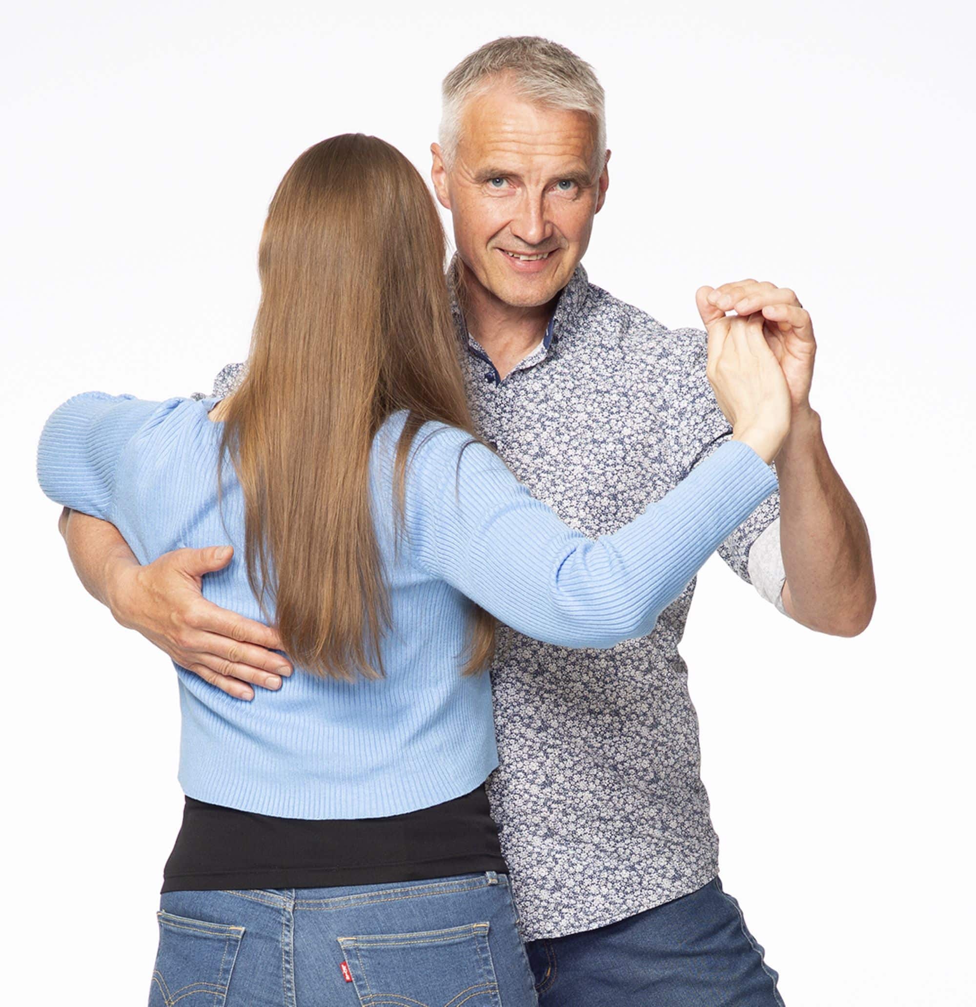 <span style="color:blue"><u>2.2. Maanantaitunti 1 Rumba-bolero</u></span>